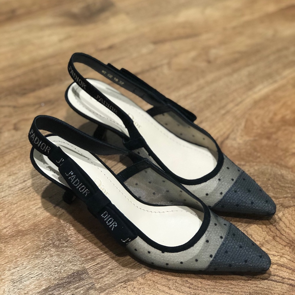 Black lace pump